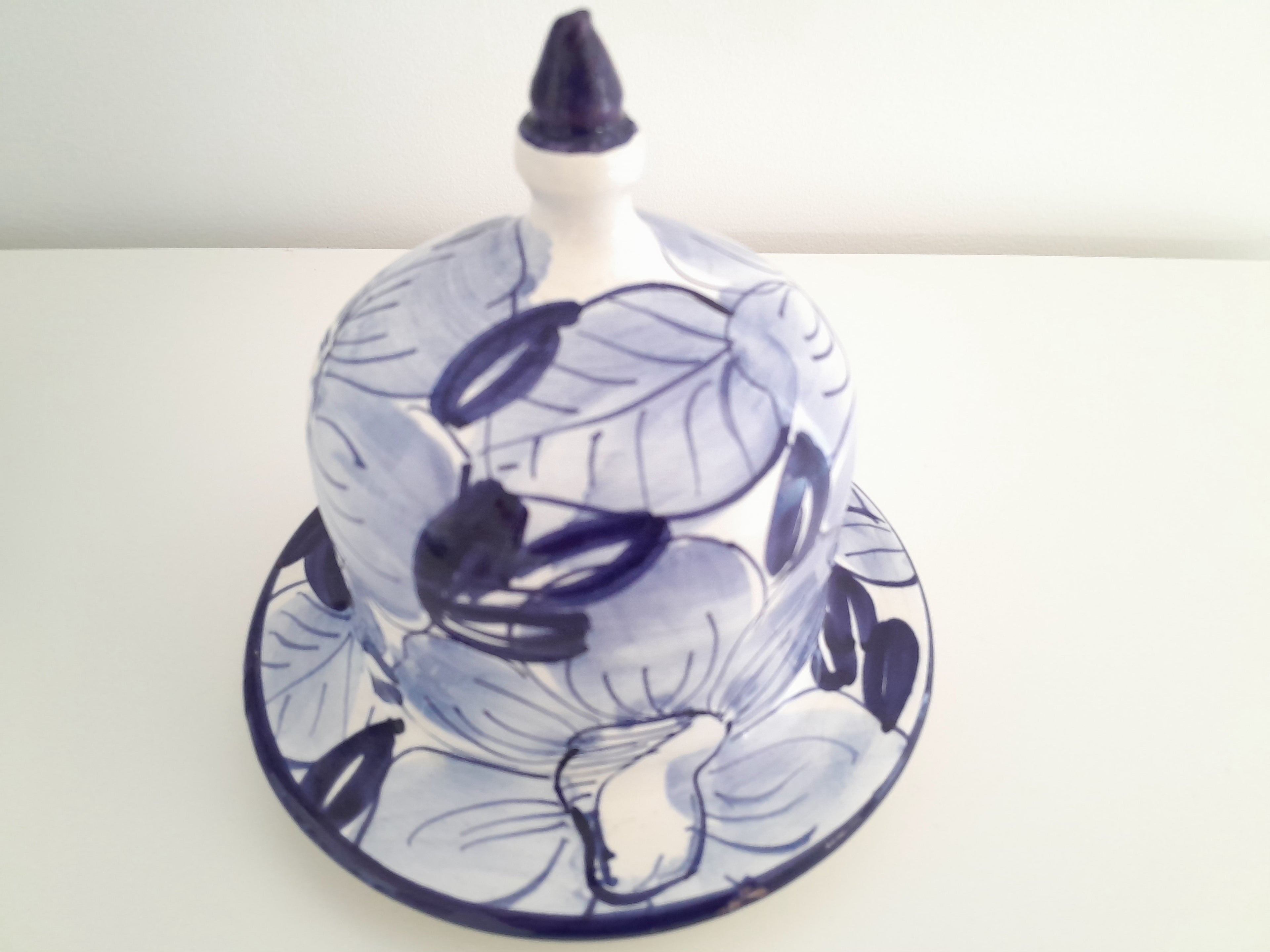 Pot vintage fleurs bleues- Ref 009