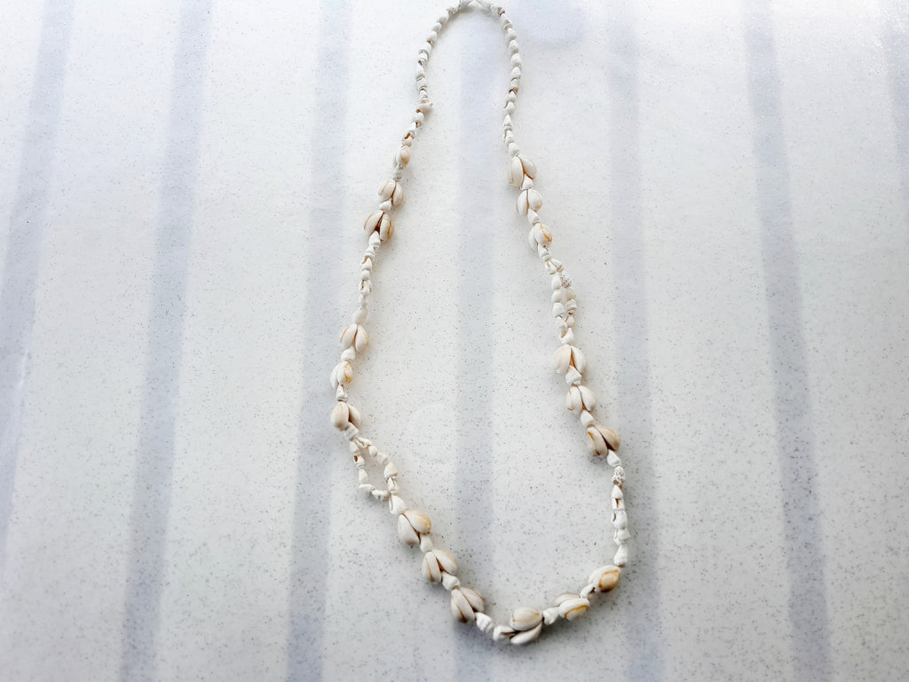 Collier en coquillages vintage bord de mer- Ref 050
