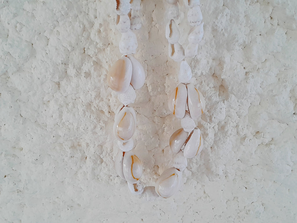 Collier en coquillages vintage bord de mer- Ref 050