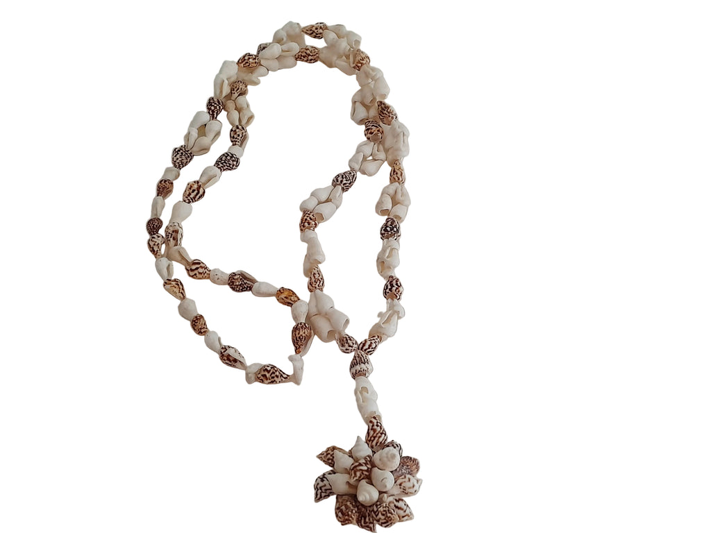 Collier en coquillages vintage