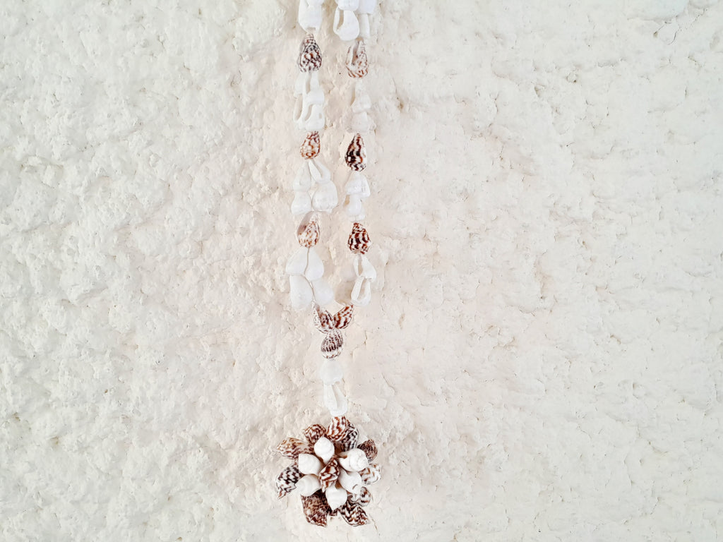 collier en coquillage vintage