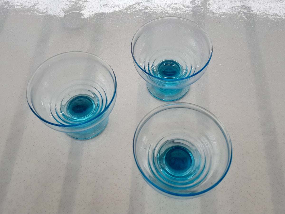 Coupes à glaces en verre bleu- Ref 074